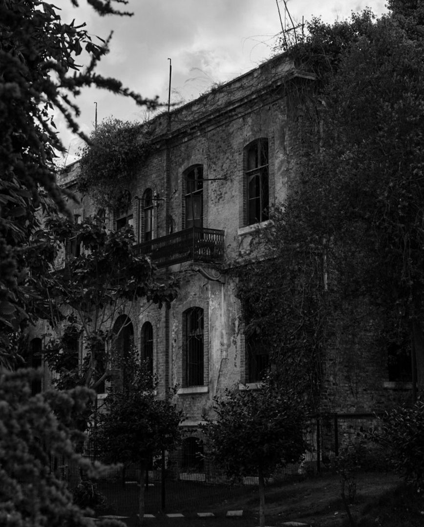 spooky abandoned mansion